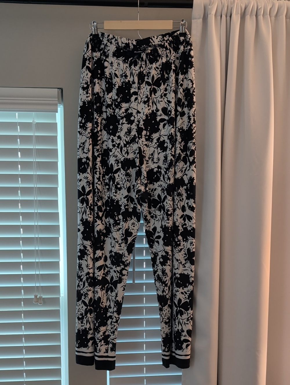 Denim 24/7 Black & White Floral Pant
